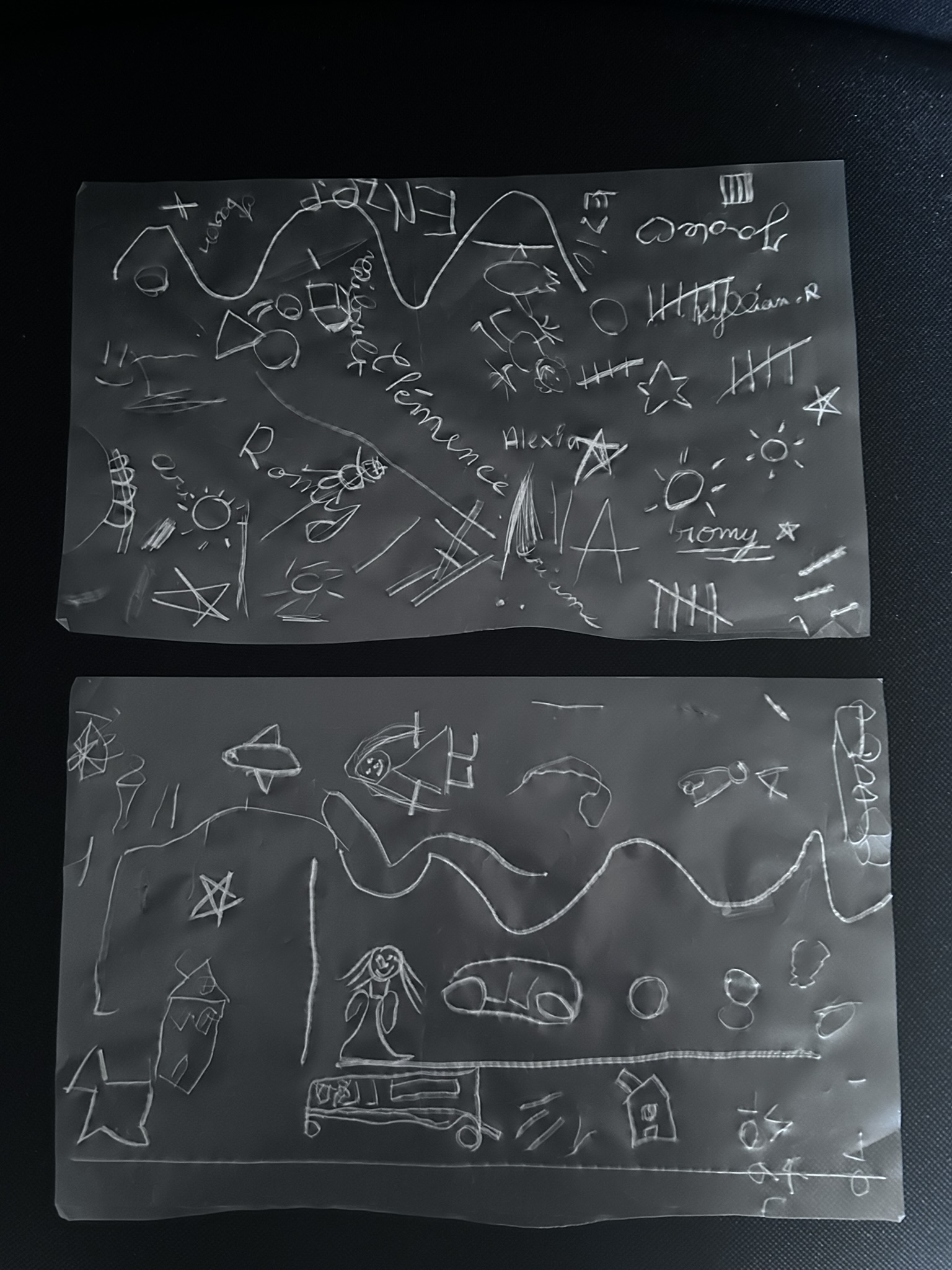 dessins en relief faits par les enfants lors des TAP